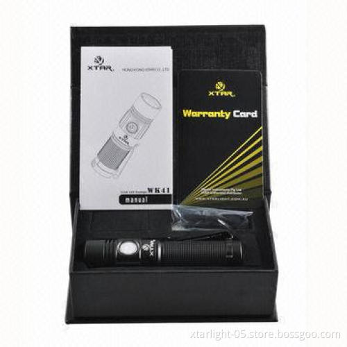 LED flashlight with max 300 lumen for everyday carry